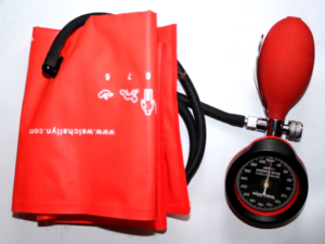 Whole beets provide nitrates plus fiber and polyphenols—useful beyond juice alone. Photo via Unsplash (free to use).